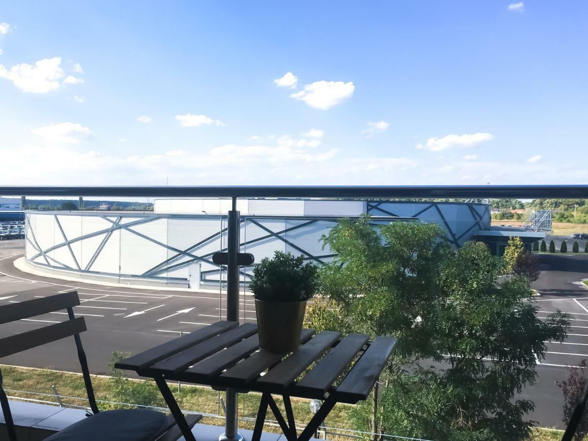 Airport Residence - Across From Otopeni Airport Экстерьер фото